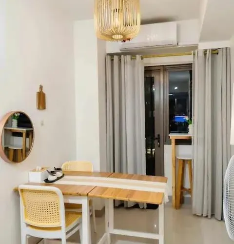 Aparthotel Your Staycation Manila